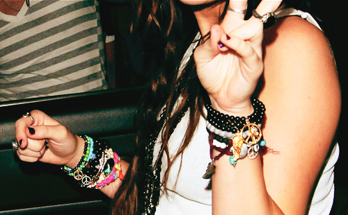 http://i615.photobucket.com/albums/tt233/allieD19/favorites/tumblr_lc4lfdyKIe1qesp1ao1_500.png